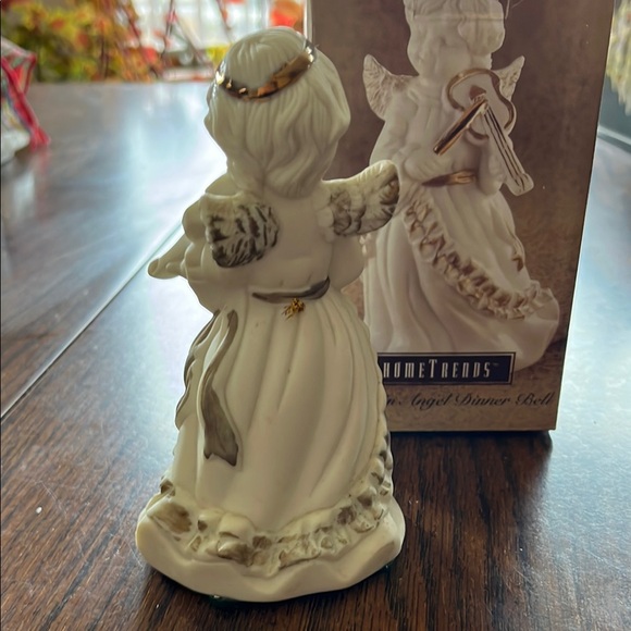 White Holiday Decor Angel Figurine Vintagee and New in the box playing Violin - Picture 3 of 6